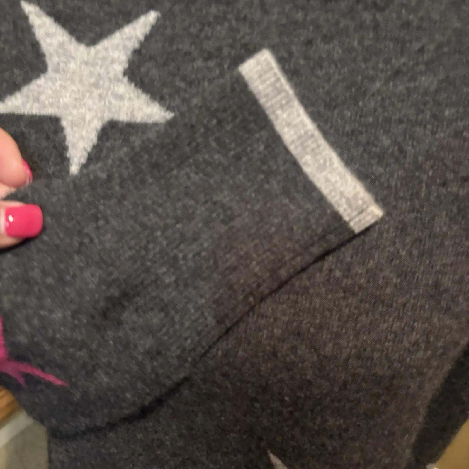 Catherine Malandrino Cashmere Sweater Medium Gray Star Print Pink Silver - Image 5