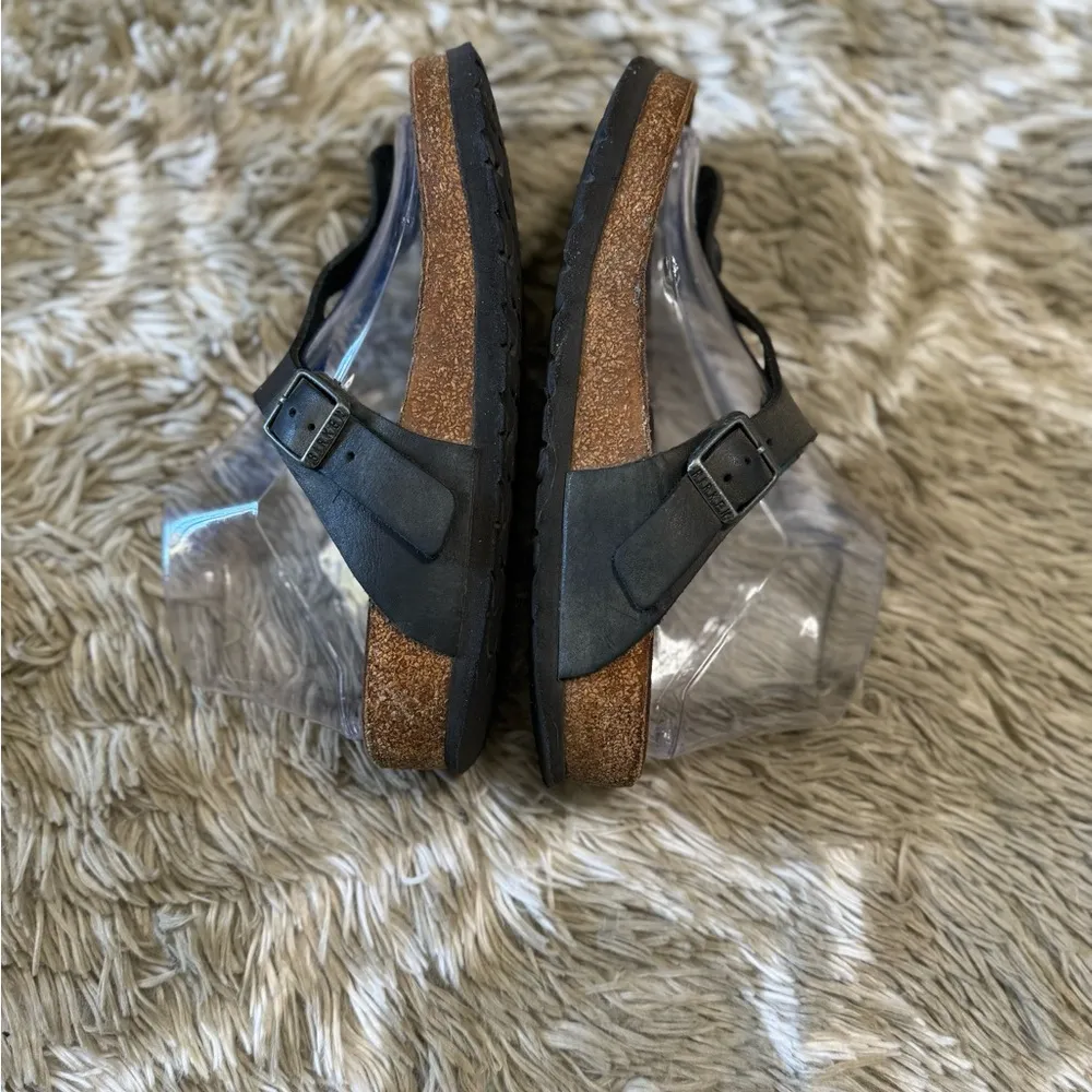 Birkenstock Gizeh Olive Green sandals size 37/6.5 - Image 4