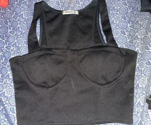 Black Crops Top - Image 2