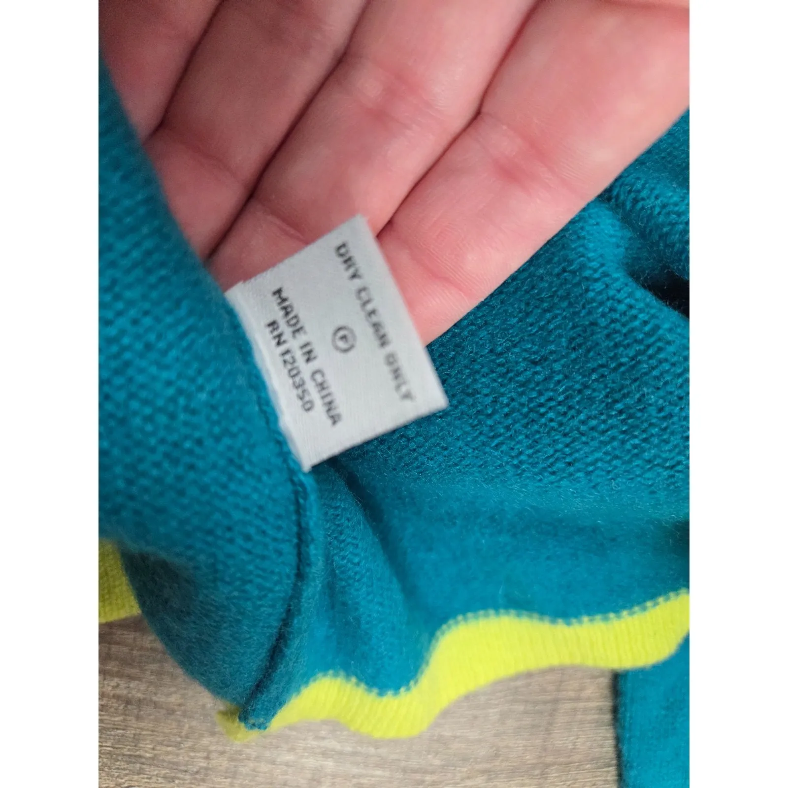 Hannah Rose Cashmere Sweater Blue Yellow Pullover Pineapple Size Medium - Image 6