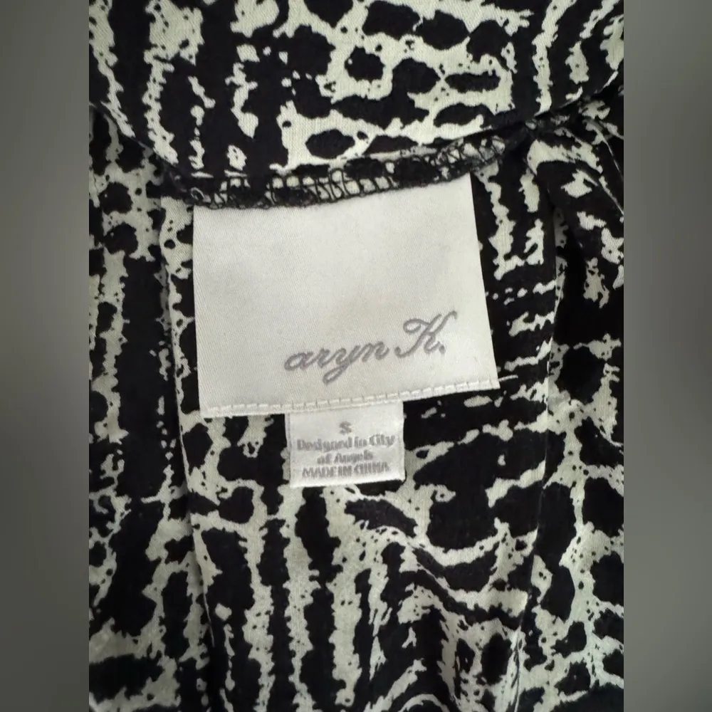 Rayon sports pants, beige with black, gathered at the bottom of the leg. Black - Image 5