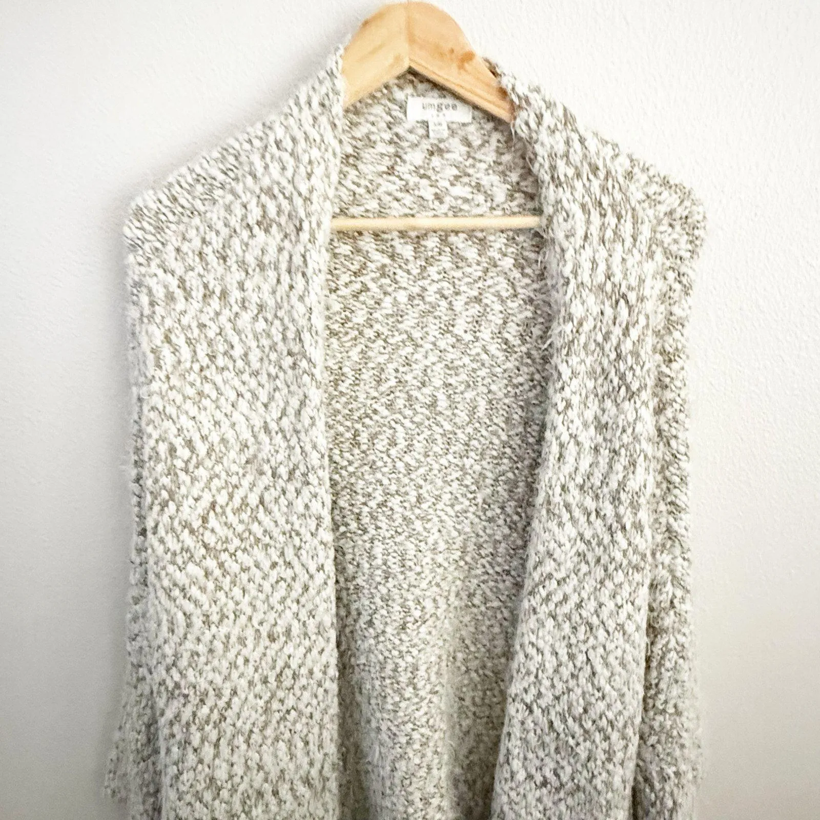 UMGEE | Gray Cream Taupe Chunky Knit Fringe Hem Cardigan Sweater | Size S/M - Image 3