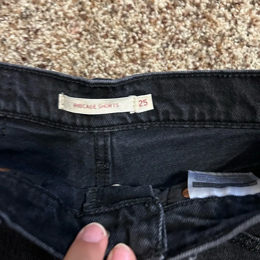 Levi’s Black Denim Jean short - Image 5