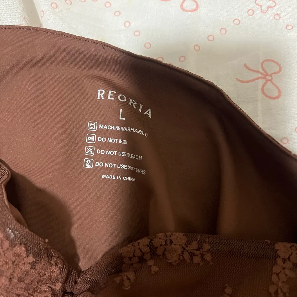 Size large going out tops bundle - Image 3