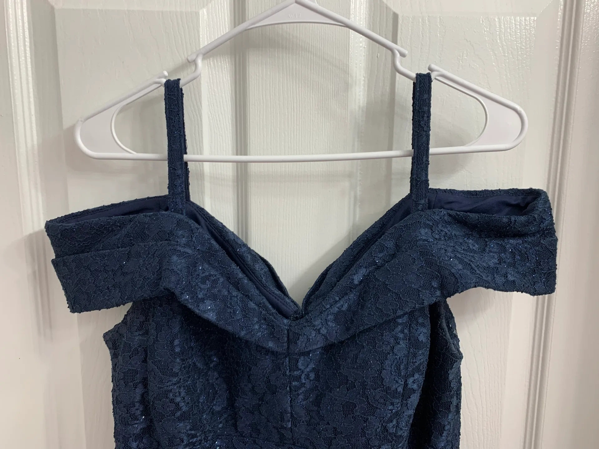 Off The Shoulder Navy Blue Lace Gown Size 12 - Image 5