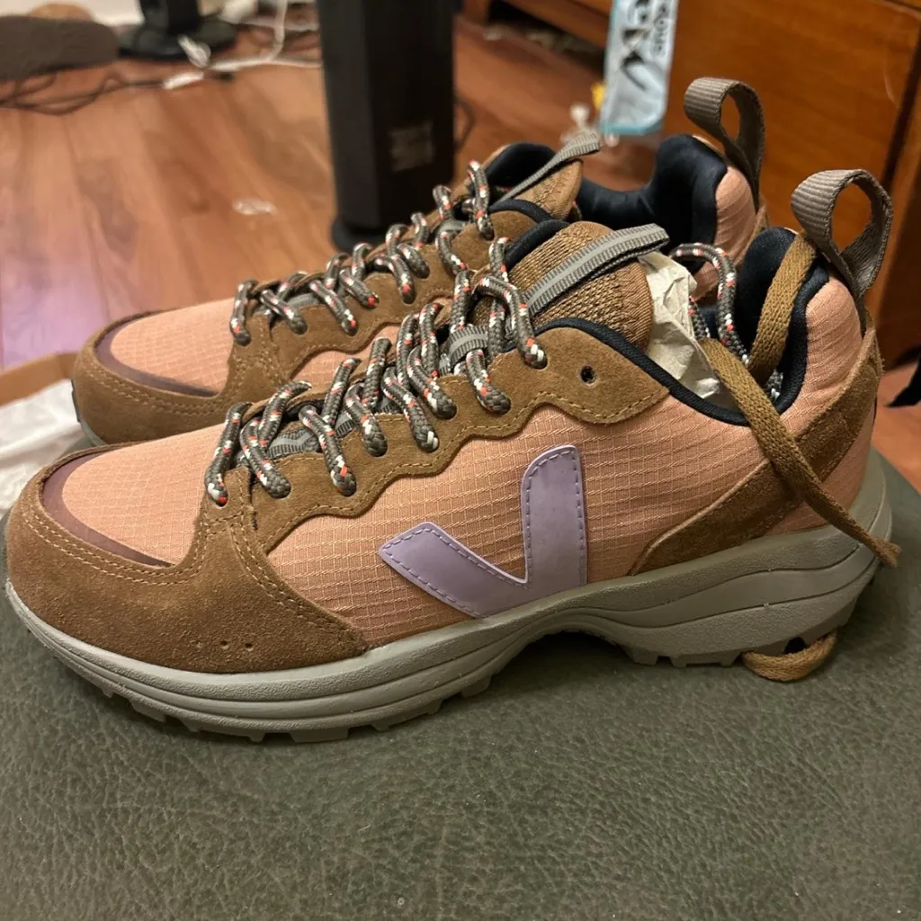 VEJA Venturi Suede Sneakers Womens US 6 (EU 37) Brown Tan Purple Athletic Shoe - Image 4