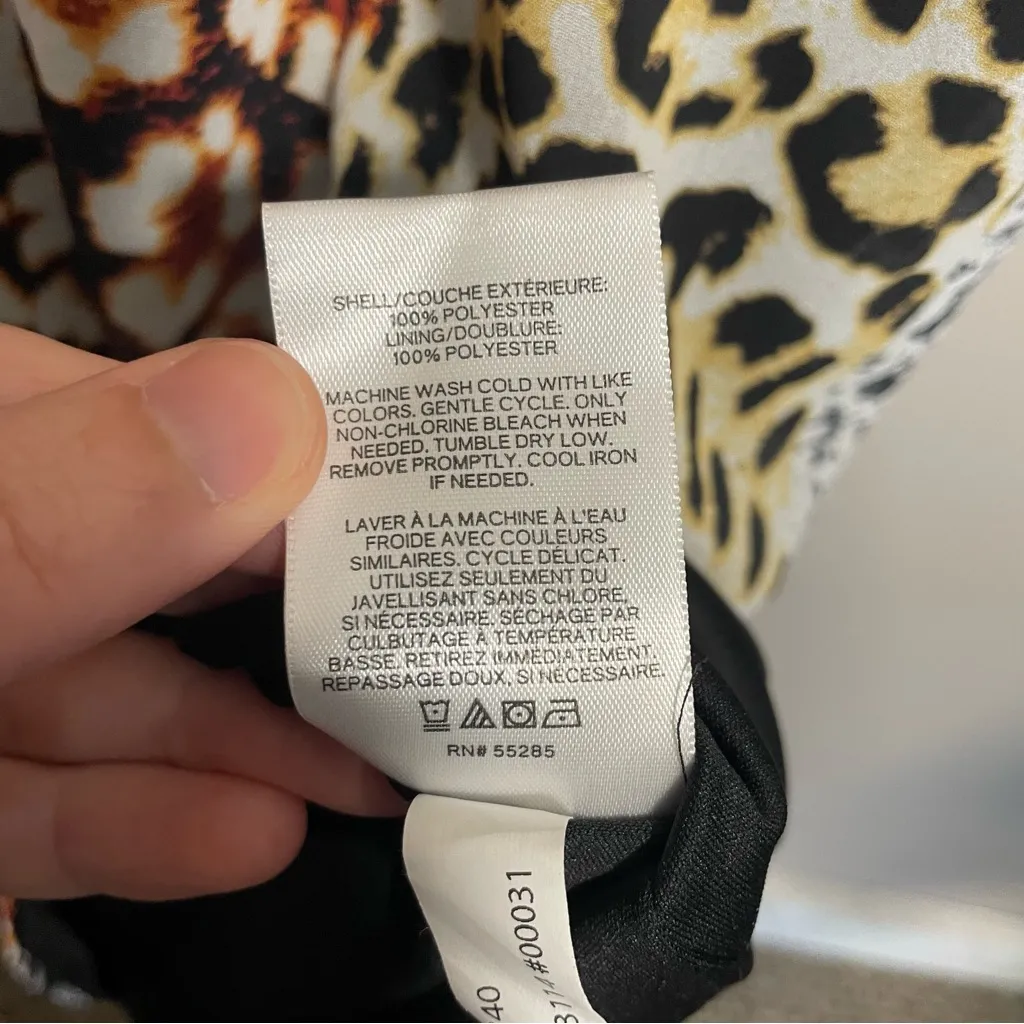 Express Leopard Snakeskin mixed Print V-Neck Jumpsuit - Image 4