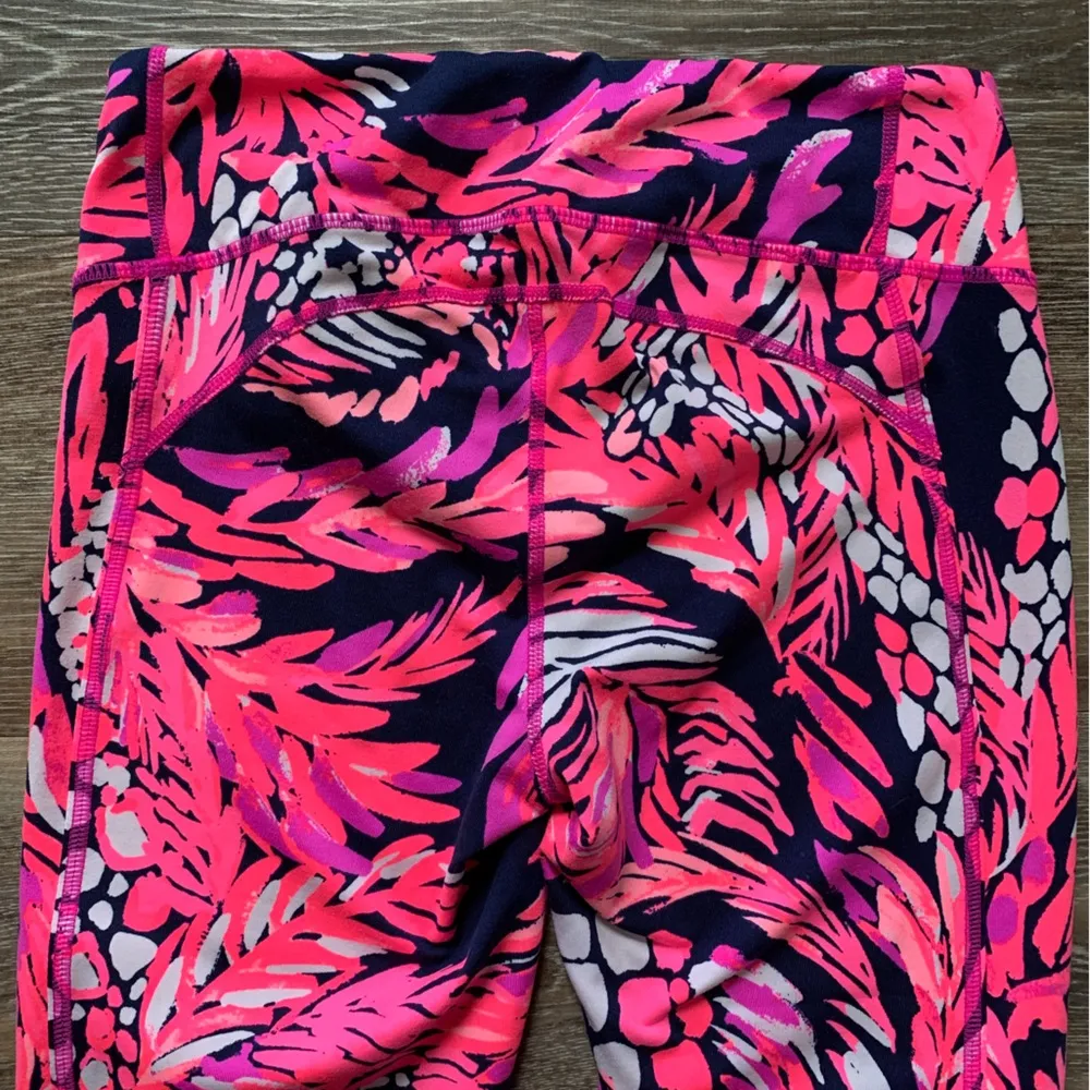 Lilly Pulitzer Weekender Pink Cropped Leggings S - Image 7