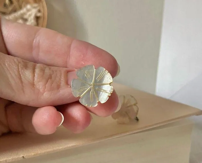 Vintage Flower Mother of Pearl Screwback Earrings “April” Beachy Mermaidcore Jewelry White - Image 3