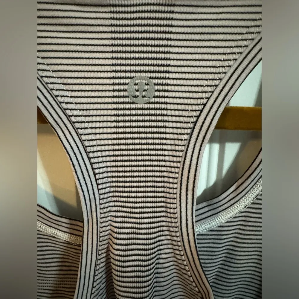 Swiftly Tech Racerback 2.0 Temp stripe White/Black - Image 6