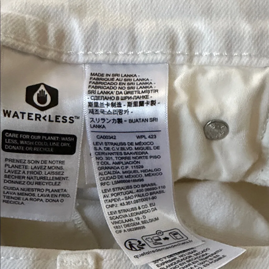 Elegant White Cropped Jeans for Women Size 29 - Image 8