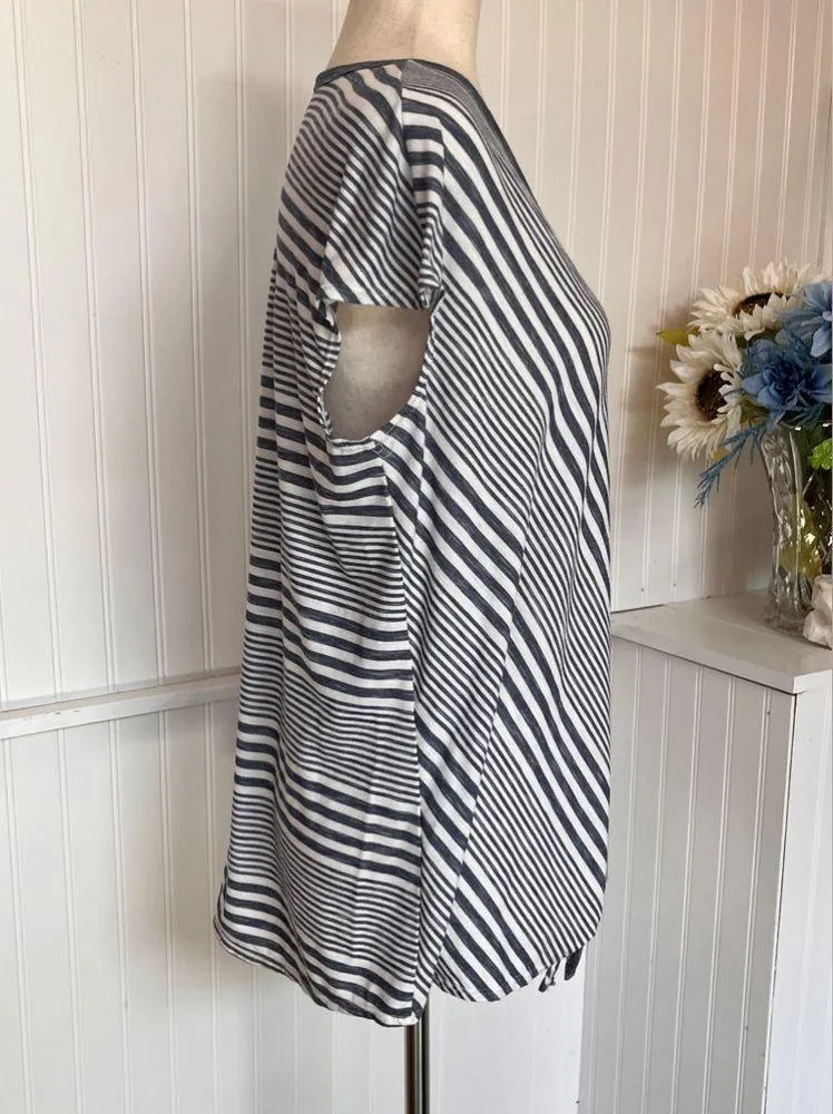 Max Studio Blue & White Tie-Front Top – Size 1X - Image 3