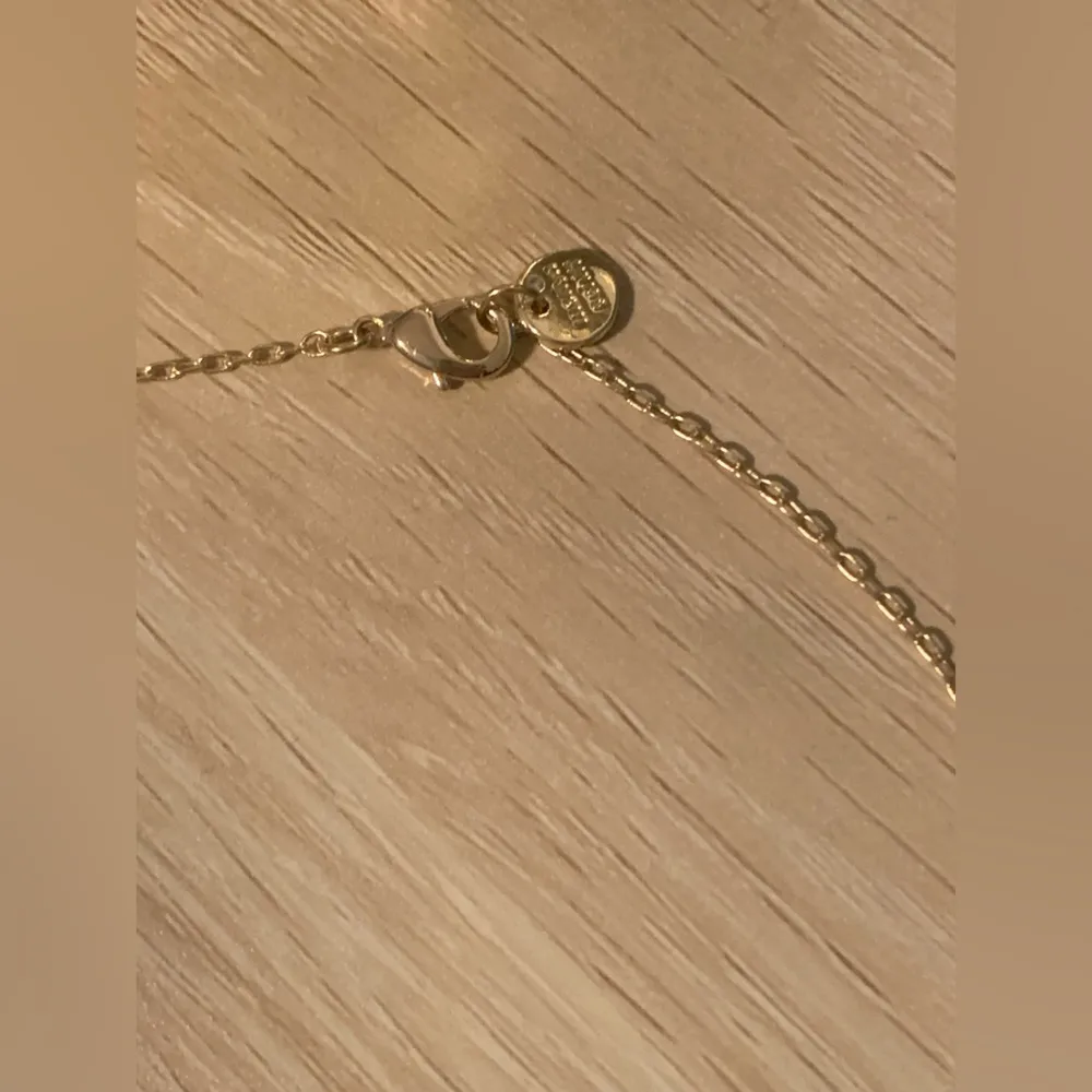 NWOT MARLYN SCHIFF LOVE NECKLACE Gold - Image 4