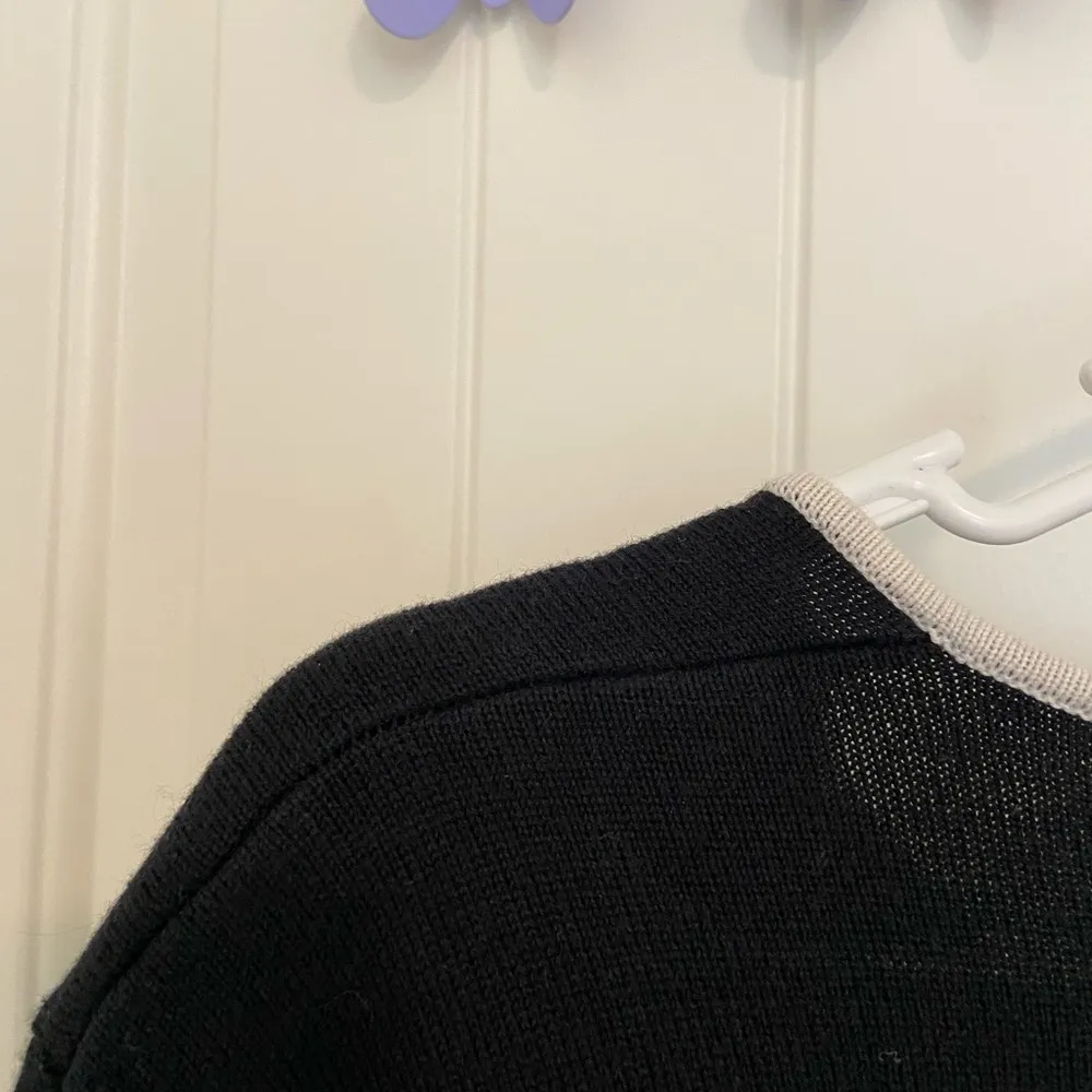 EUC Alfred Dunner women’s‎ black cream embroidered scalloped neckline sweater - Image 6