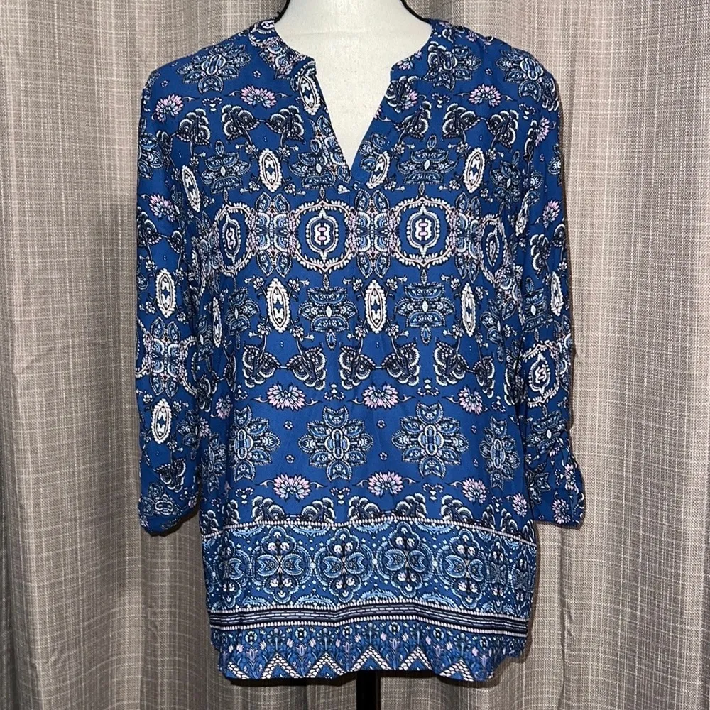 Pink Rose women’s size medium hi low blue paisley roll tab sleeves lightweight - Image 11