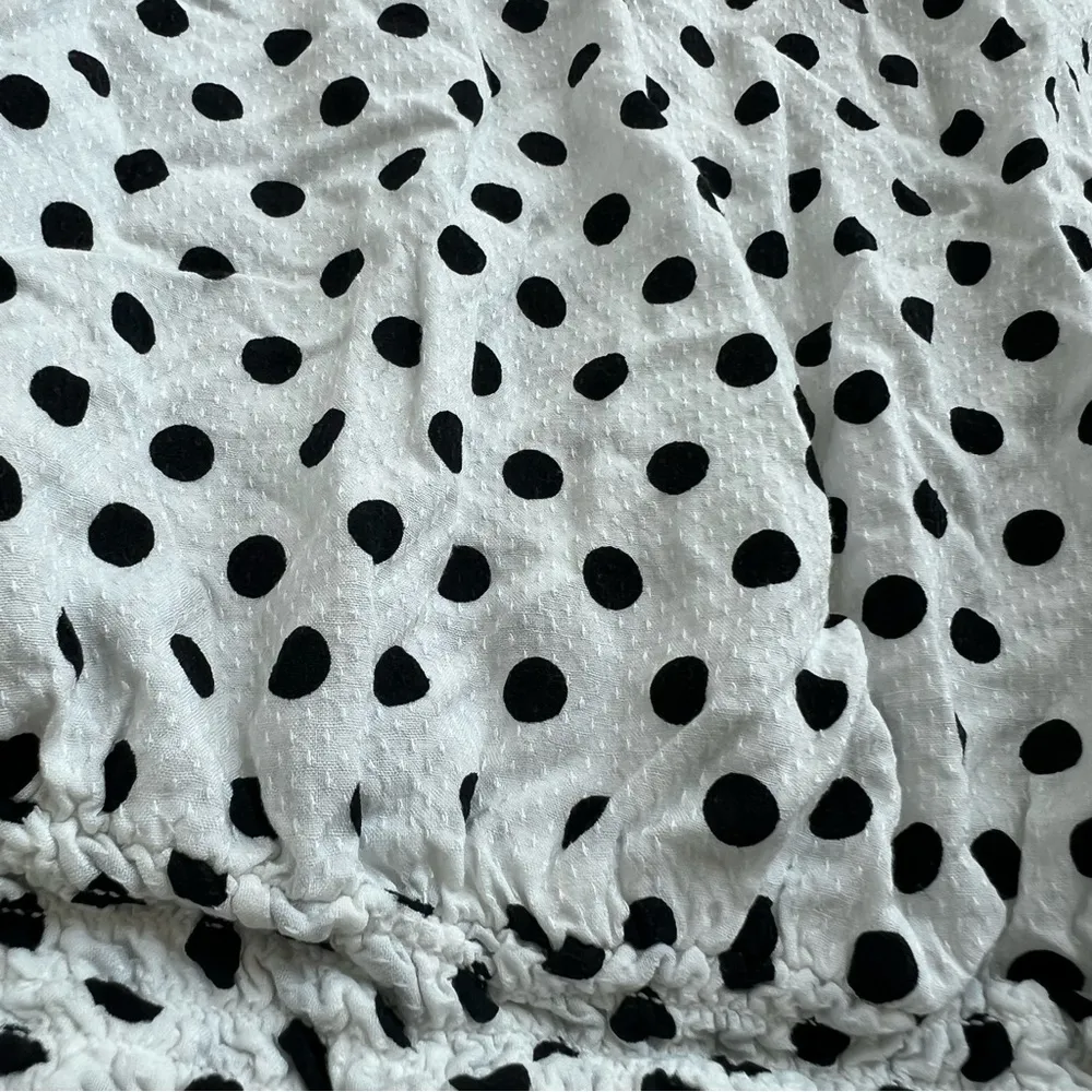 Michael Kors textured polka dot flutter sleeve smocked hemline deep v XL - Image 8