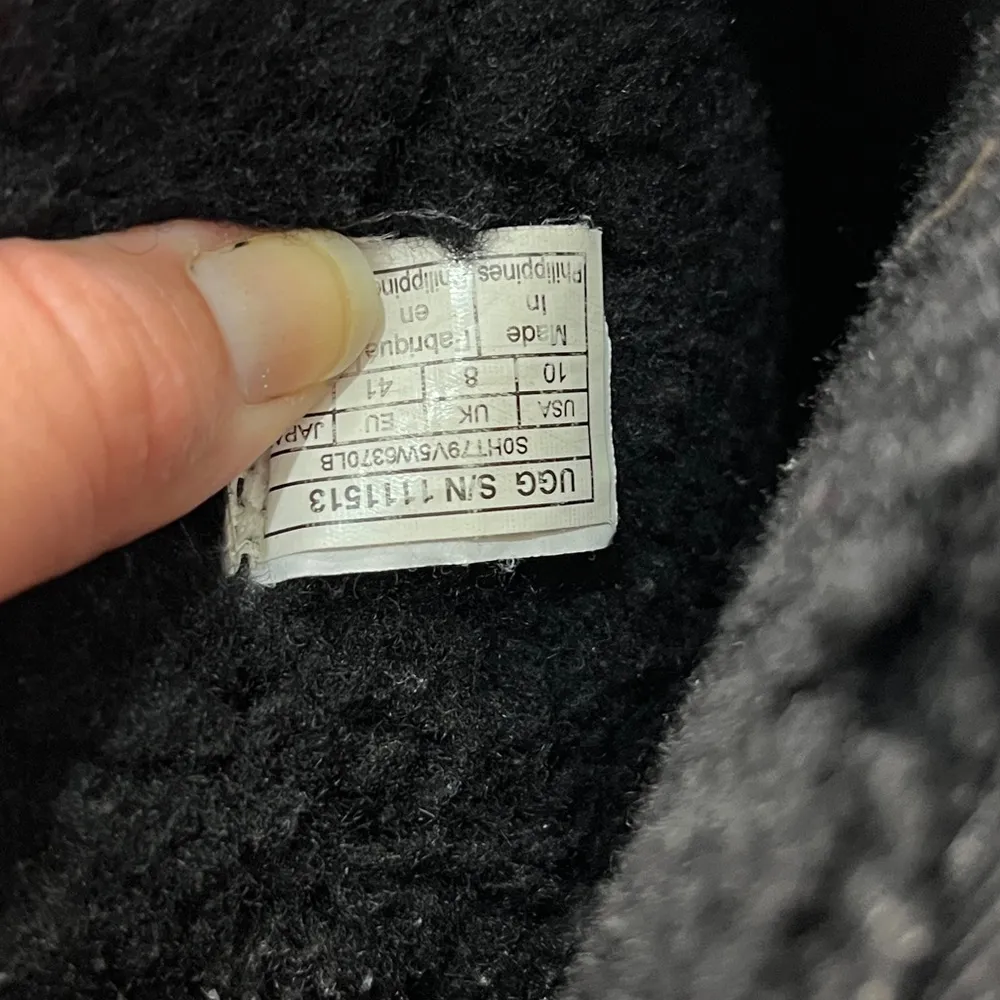 UGG Essential Short Leather Boot Sz 10 Black Water Resistant - Image 7