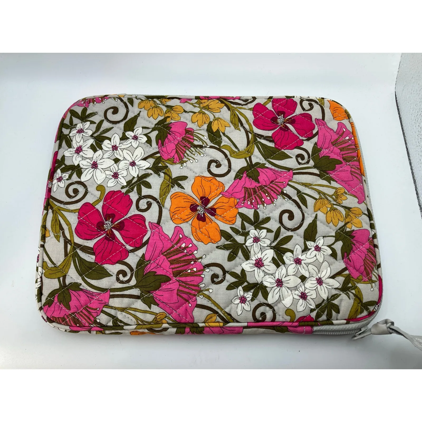 Vera Bradley Floral Quilted Laptop Tablet Case Padded Sleeve 10x8‎ Zip Closure - Image 2
