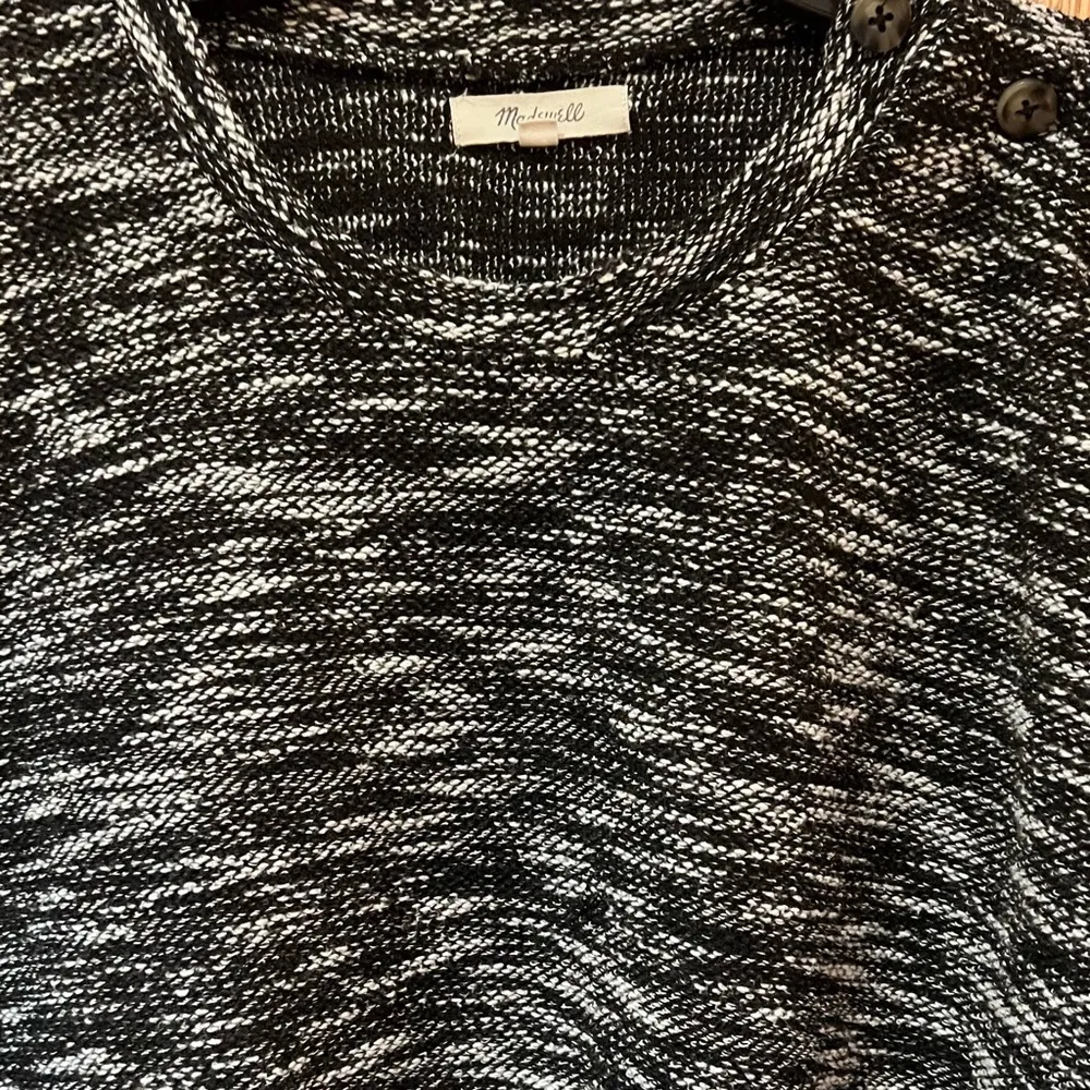 Madewell Asymmetrical Button-Shoulder Wide Sleeve Sweater in True Black Sz Small - Image 6