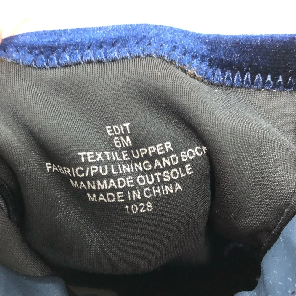 Steve Madden Edit blue velvet side zippered heel booties size 6 - Image 6