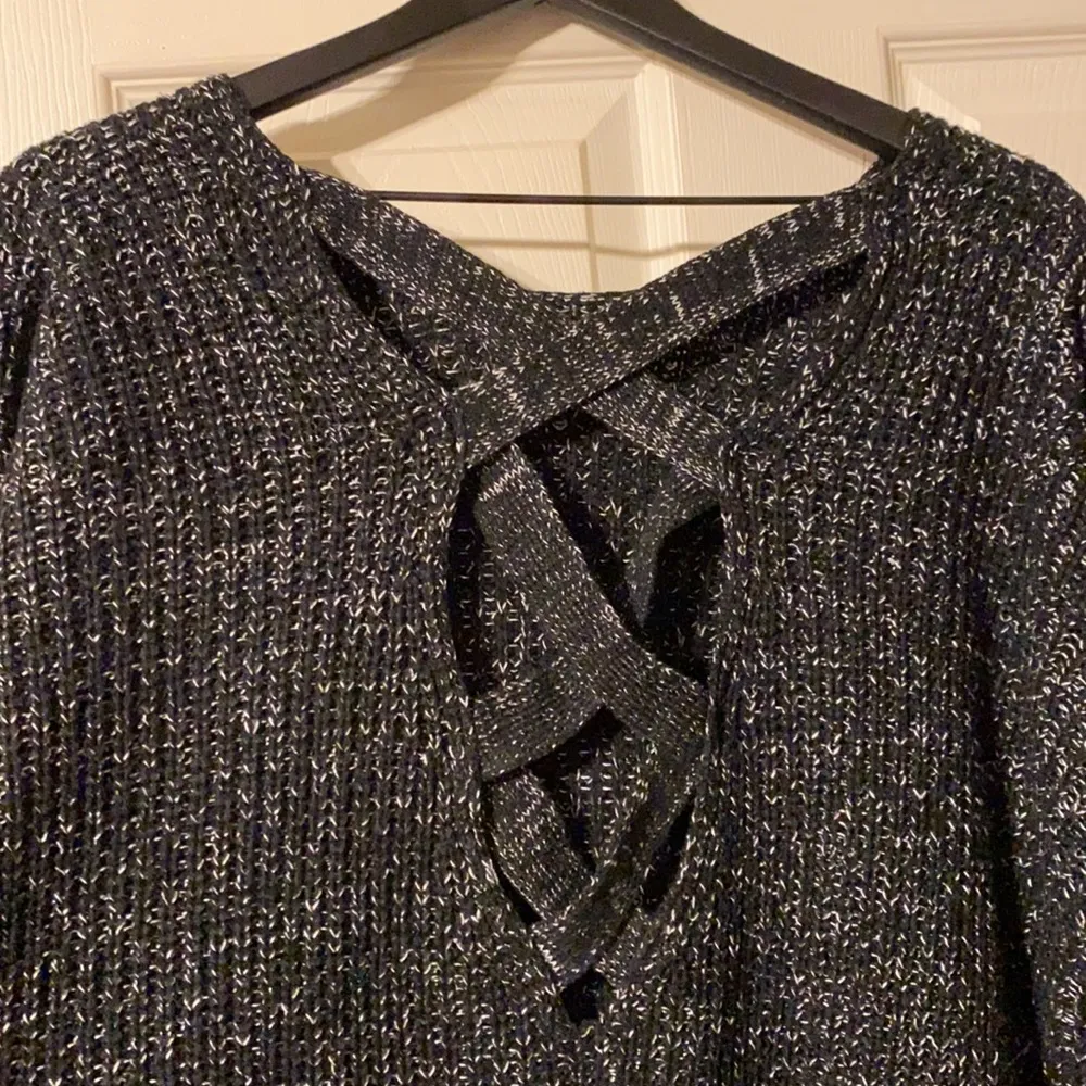 Forever 21 criss-cross back oversized black sweater, L - Image 3