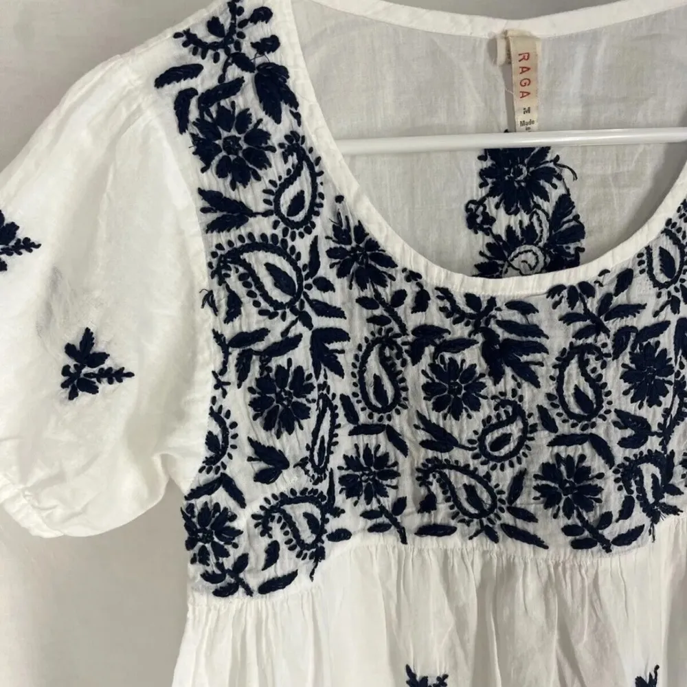 Raga Anthropologie Top Shirt Embroidered Floral Cotton Blouse Size MEDIUM - Image 3