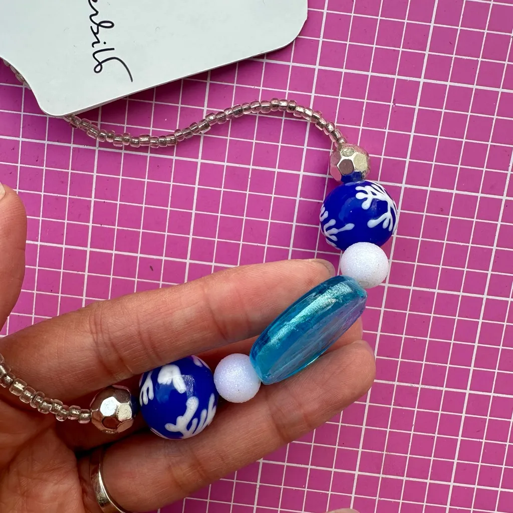 Gloria Vanderbilt Elegant blue white bead snow flake pendant Necklace 18+3” - Image 5