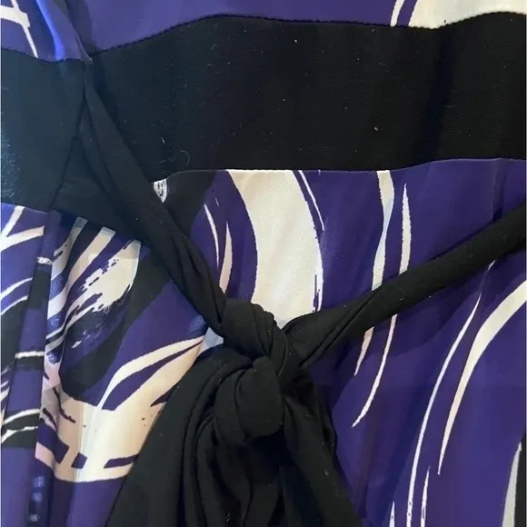Purple black and white swirl kimono dress size medium - Image 5