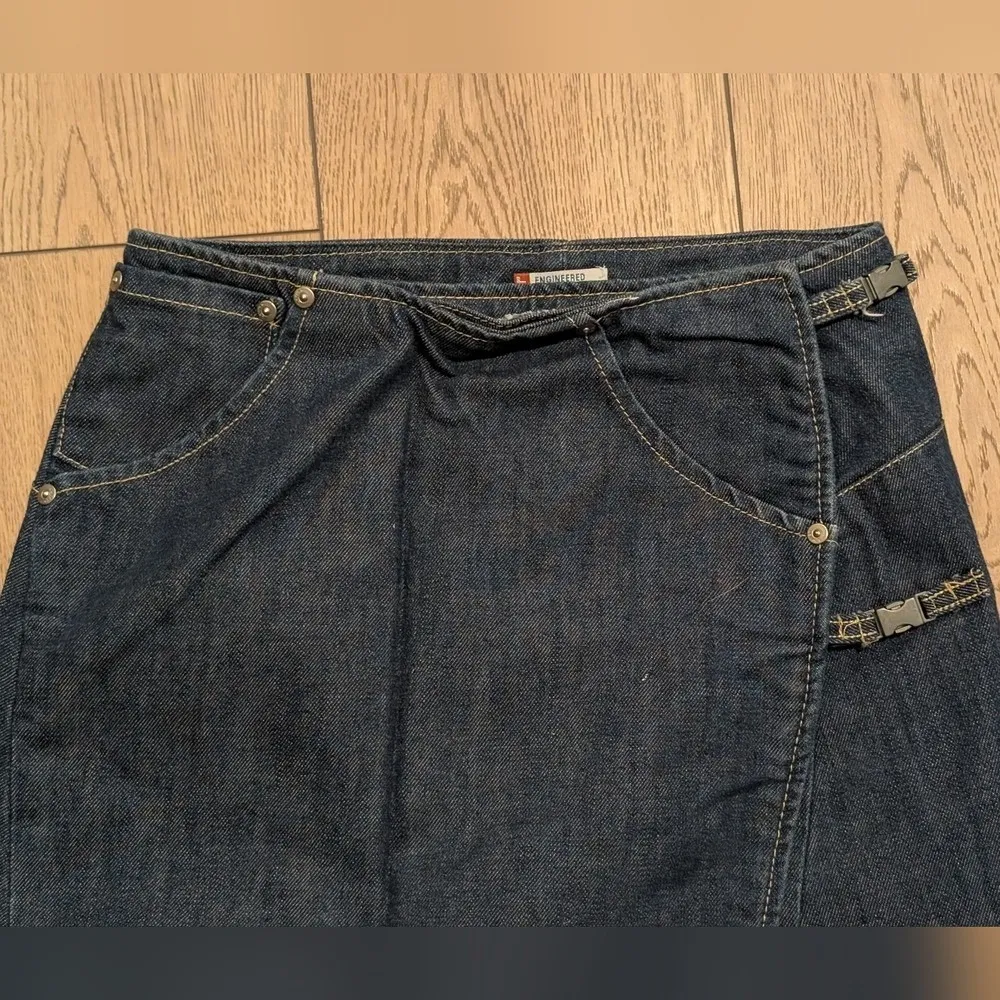 Vintage Levi's Engineered Jeans Denim Maxi Skirt Womens XS Wrap Jean Buckle Y2K - Image 2