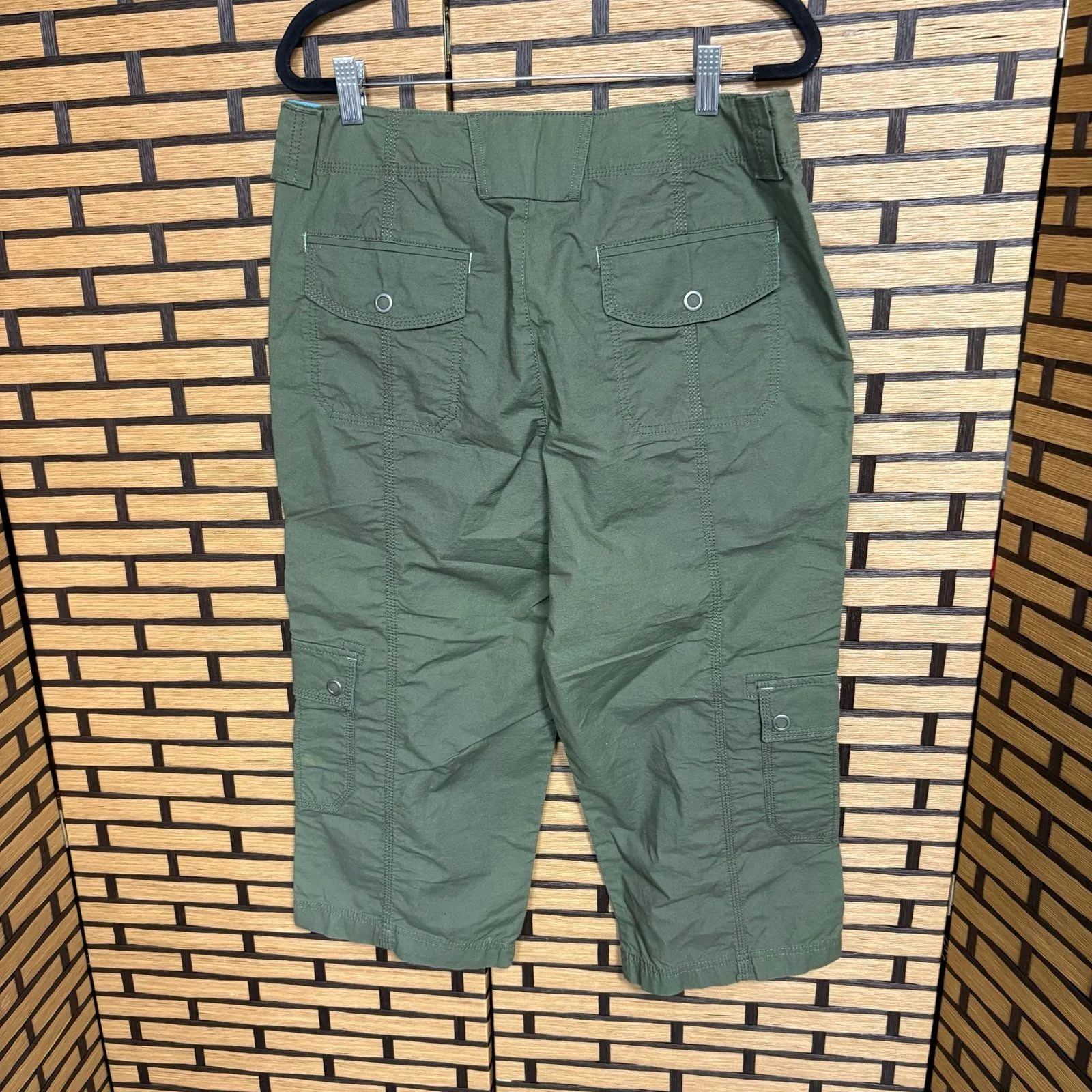 Eddie Bauer Green Mercer Fit Cargo Crops Size 10‎ - Image 2