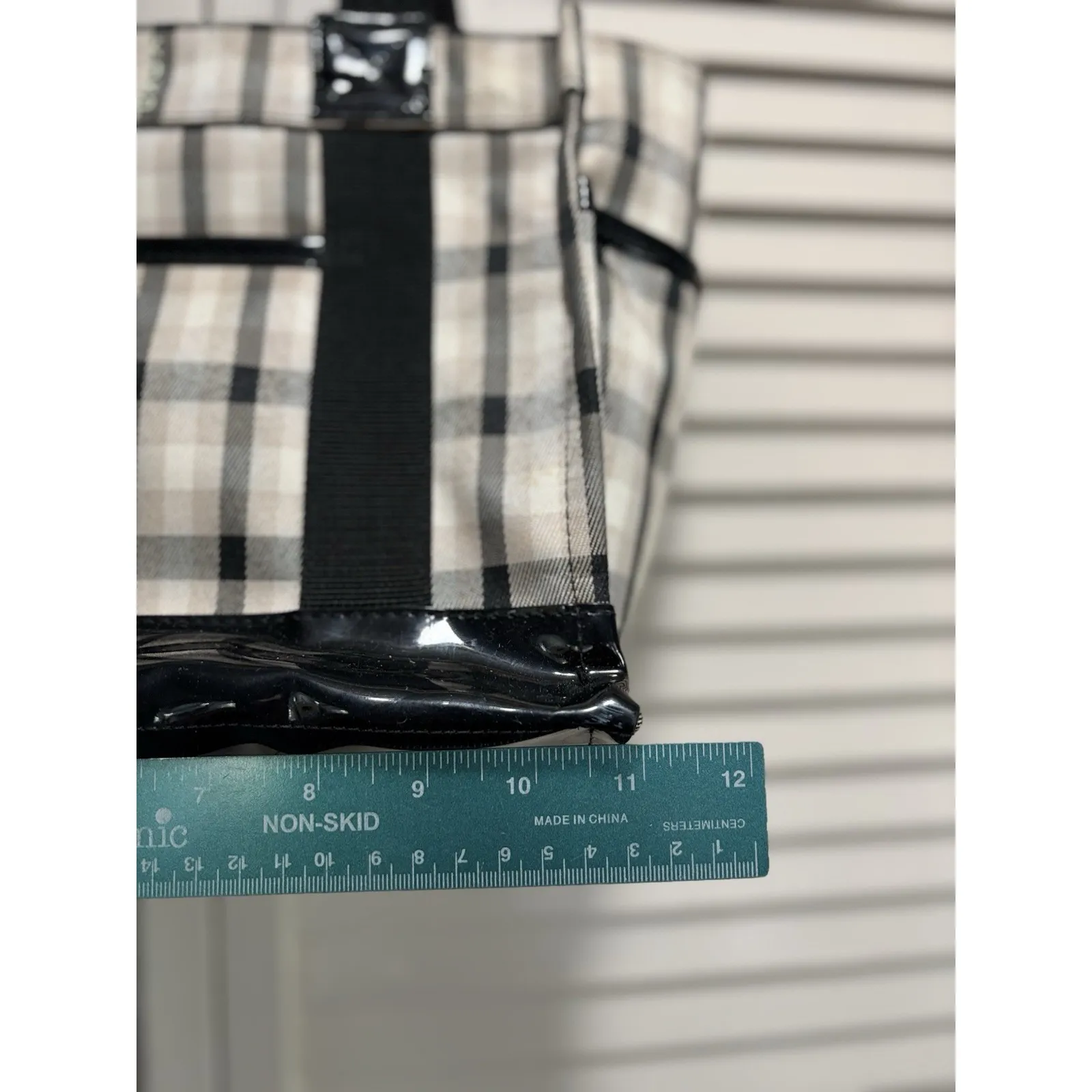 Koko Plaid Insulated Lunch Tote Bag Tan/Blk Pockets Cinch Close Extension Tan - Image 2