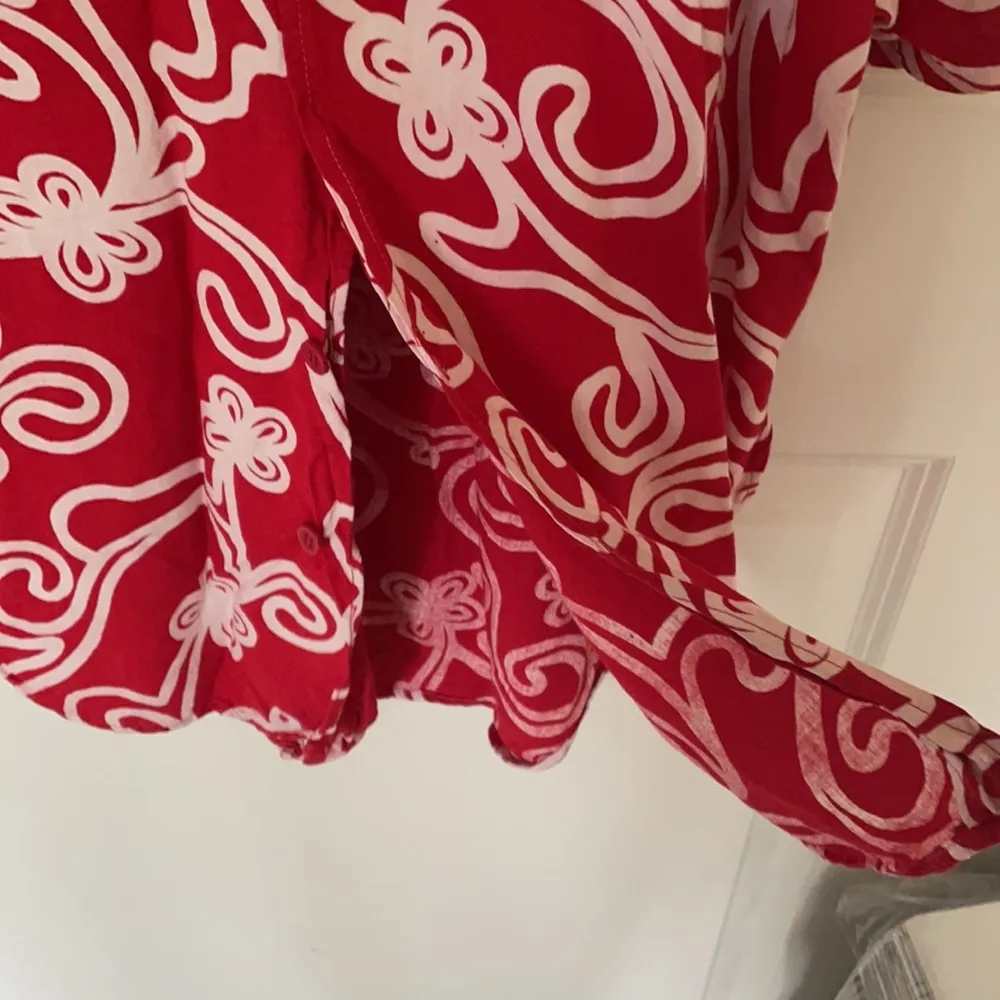 Vintage Red Abstract Print Camp Shirt Medium Petite Size undefined - Image 4