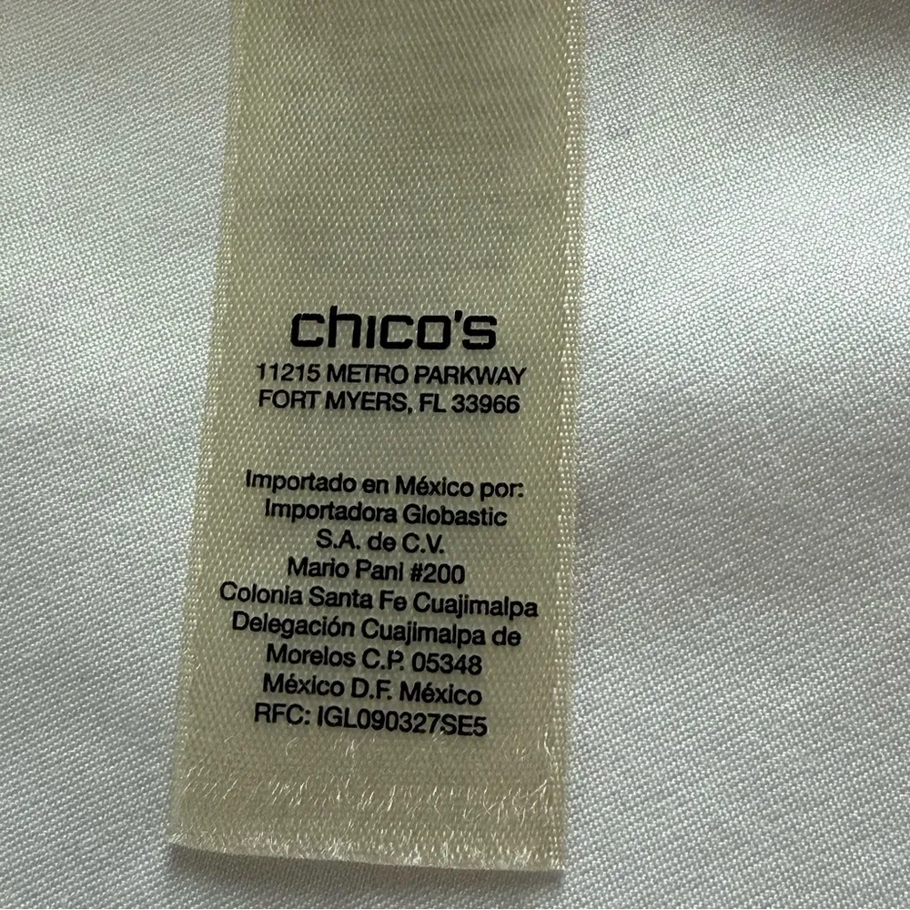 Chico's White tailored Classic Timeless no iron Button Blouse size small medium - Image 6