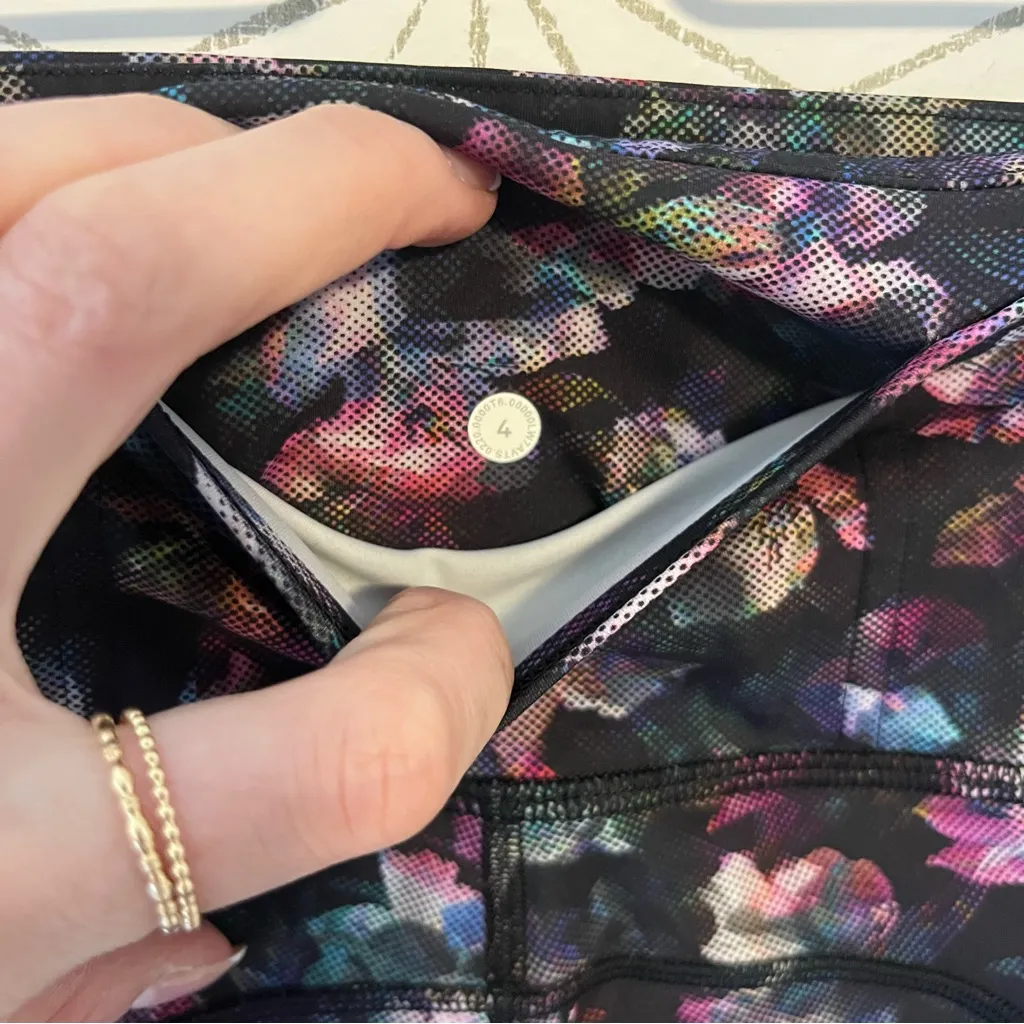 Lululemon Fast and Free Short 6" *Non-Reflective
Activate Floral Multi - Image 8