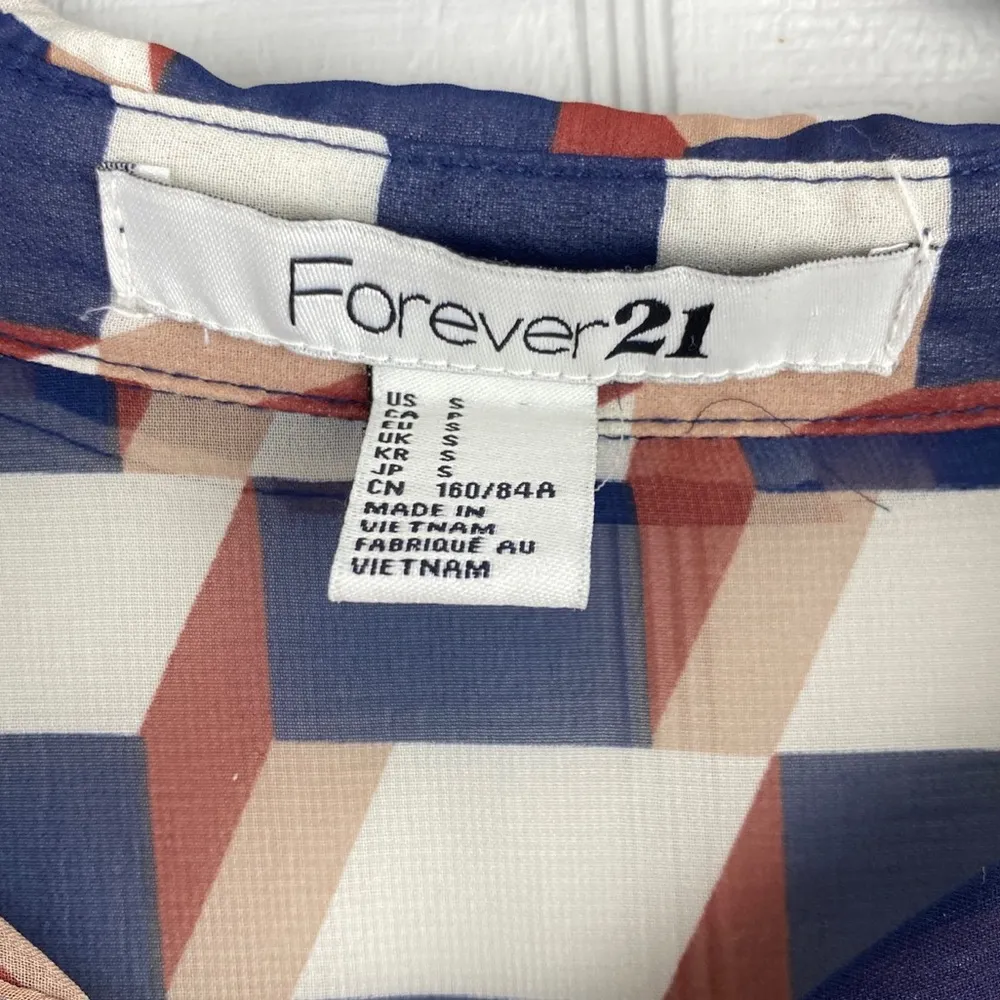 Forever 21 Red Blue Beige Geometric Patterned Long Sleeve Button Up Shirt S - Image 4