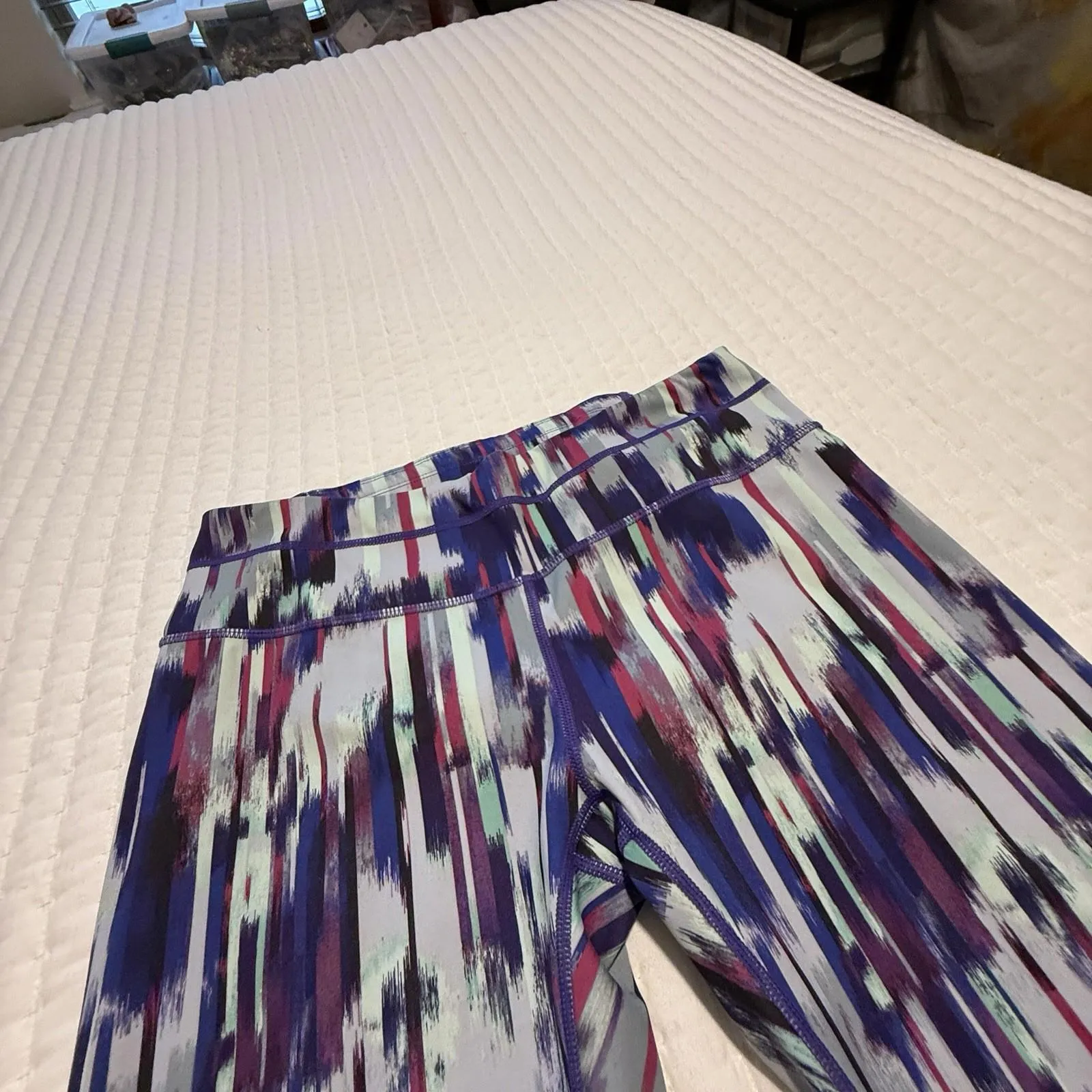 Athleta Legging Purple Multi Color Back Zip Pocket Capri Yoga Pant Sz M Medium - Image 11