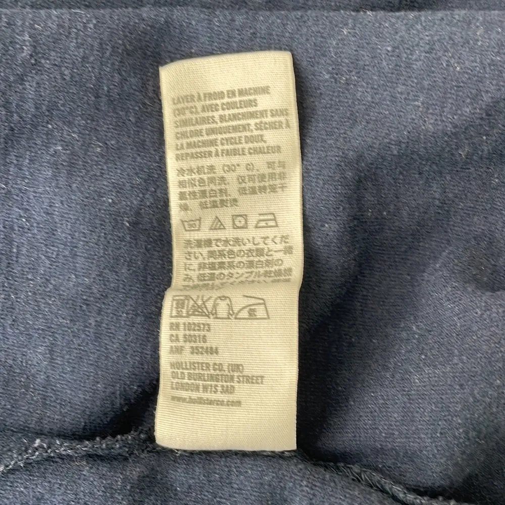 Hollister Women’s Dark Blue Crop Top w/ Neon Malibu Beach Print - Size Small - Image 5