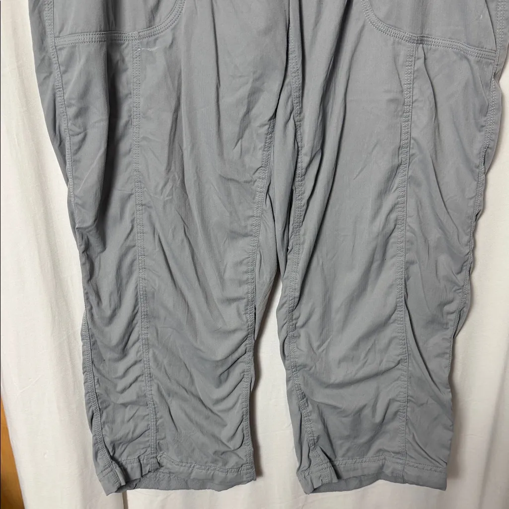 The North Face Aphrodite 2.0 Water Resistant Drawstring Capri Pants Size Large - Image 4