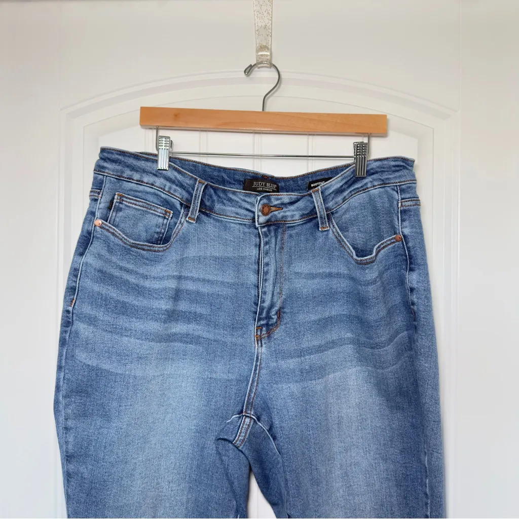 Judy Blue 20W Bootcut Jeans Raw Hems High Rise Blue Wash Country Chic - Image 3