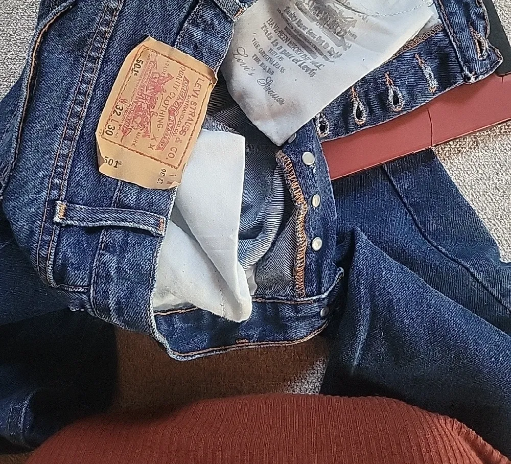 501 Levi's  Blue Straight Buttgn Jeans Classic Style Size 32 - Image 12