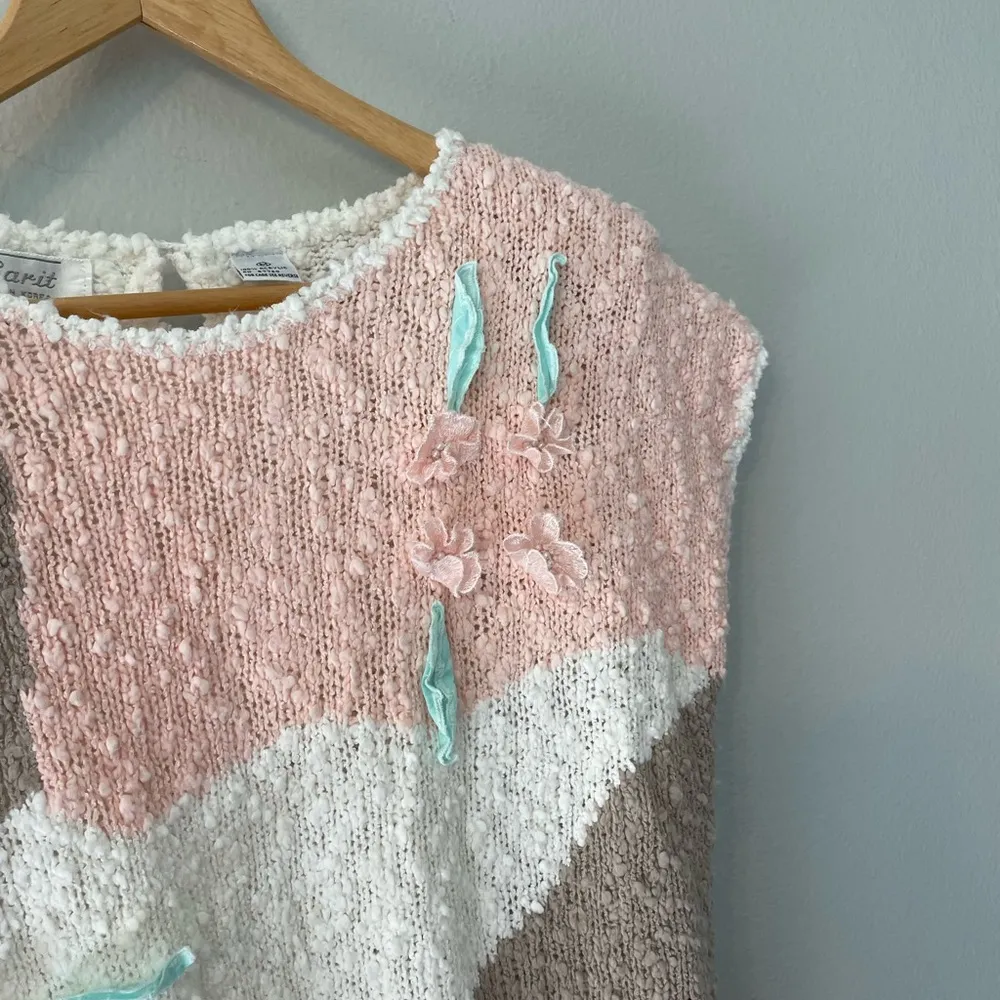 Vintage Sarit Cream Sweater Vest Size Medium Pink - Image 4