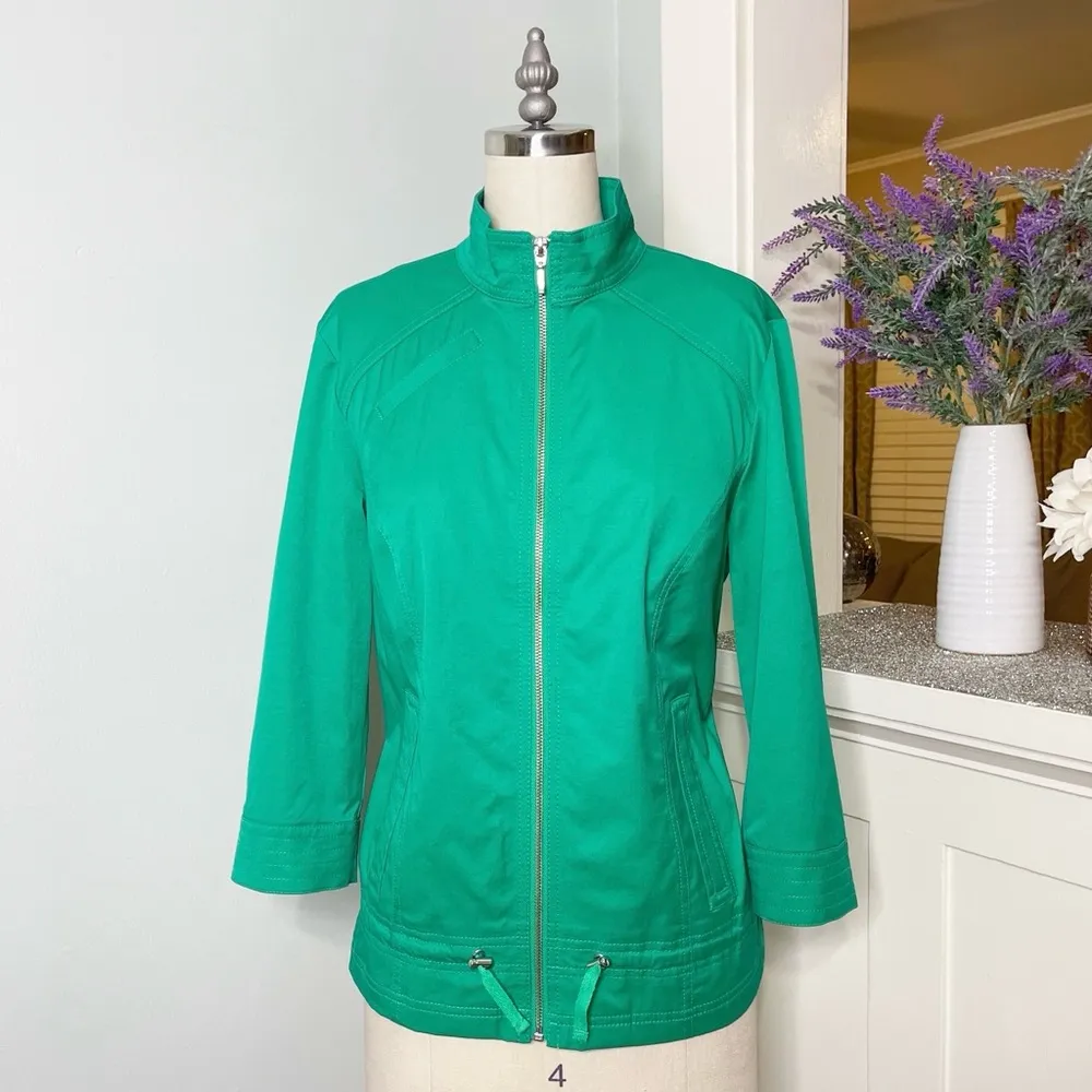 Chico’s 3/4 Sleeve Zip Front Vinny Jacket in Vivid Green Spring Jacket - Image 2