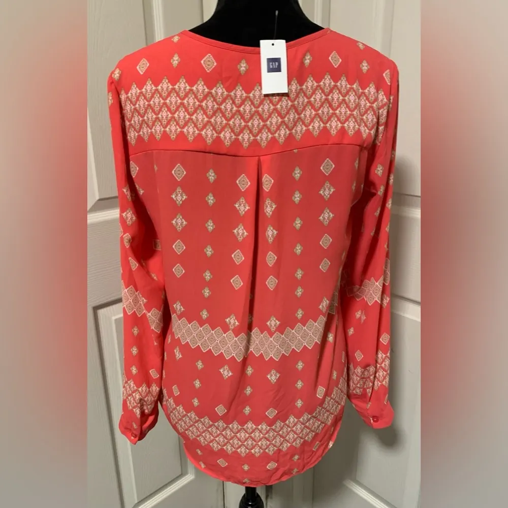 NWT Gap Women’s Polyester Blouse - Image 2