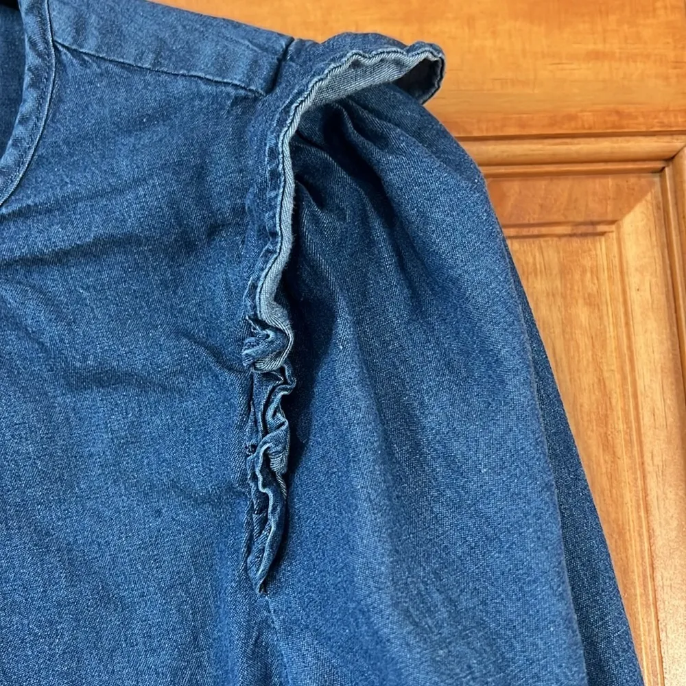 Willow Drive Chambray Blue Denim Ruffle Shirt Woman’s Size Small - Image 3