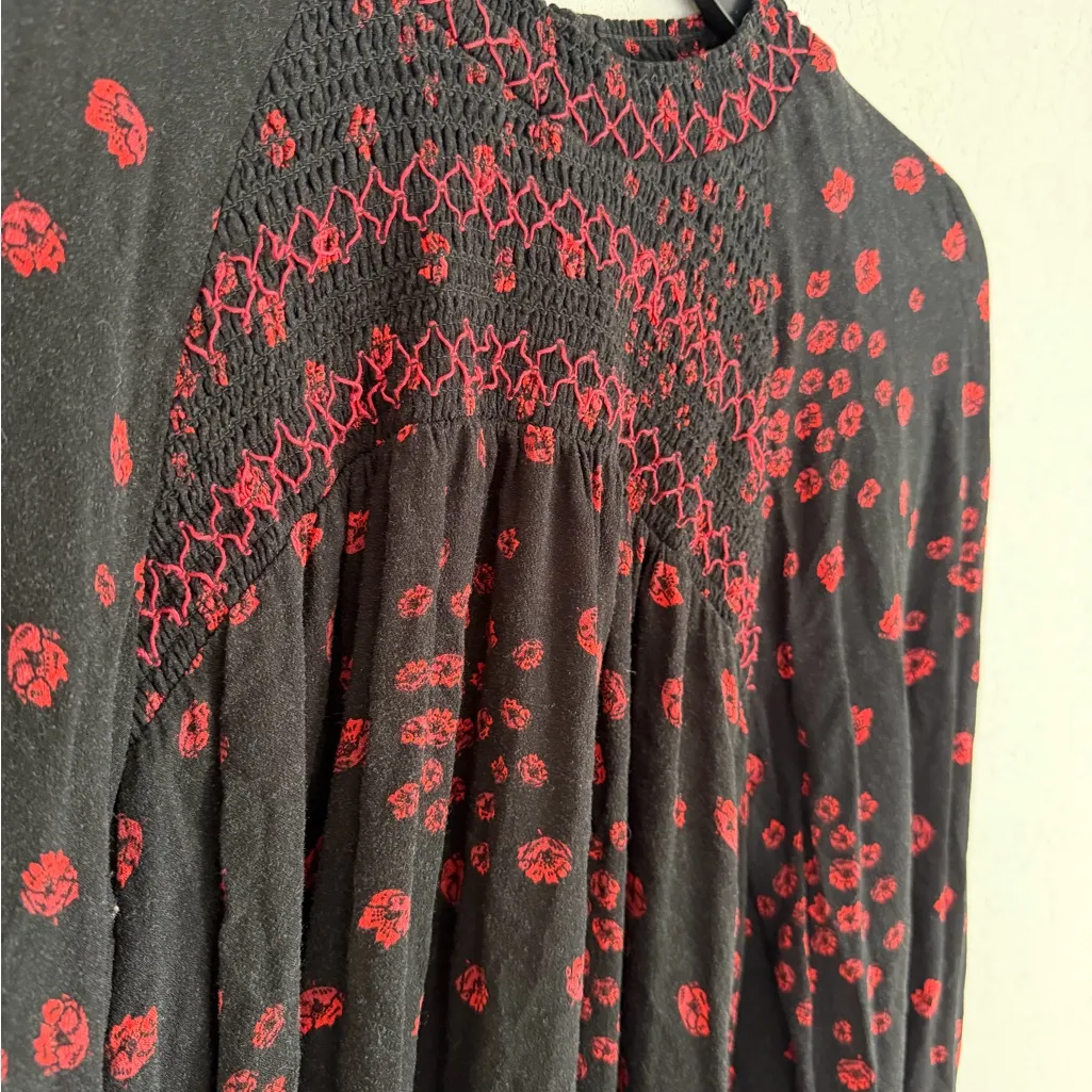 Free People Flowers in Her Hair Black Red Floral Smocked Crew Neck Tunic Women M - Image 2