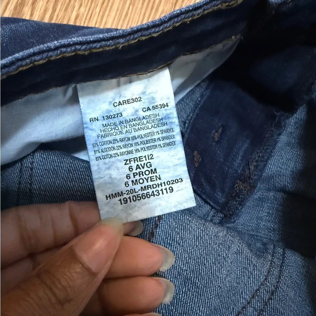 Riders by Lee Indigo Womens Collection Den Shorts  Size 6 - Dark Blue Denim - Image 5