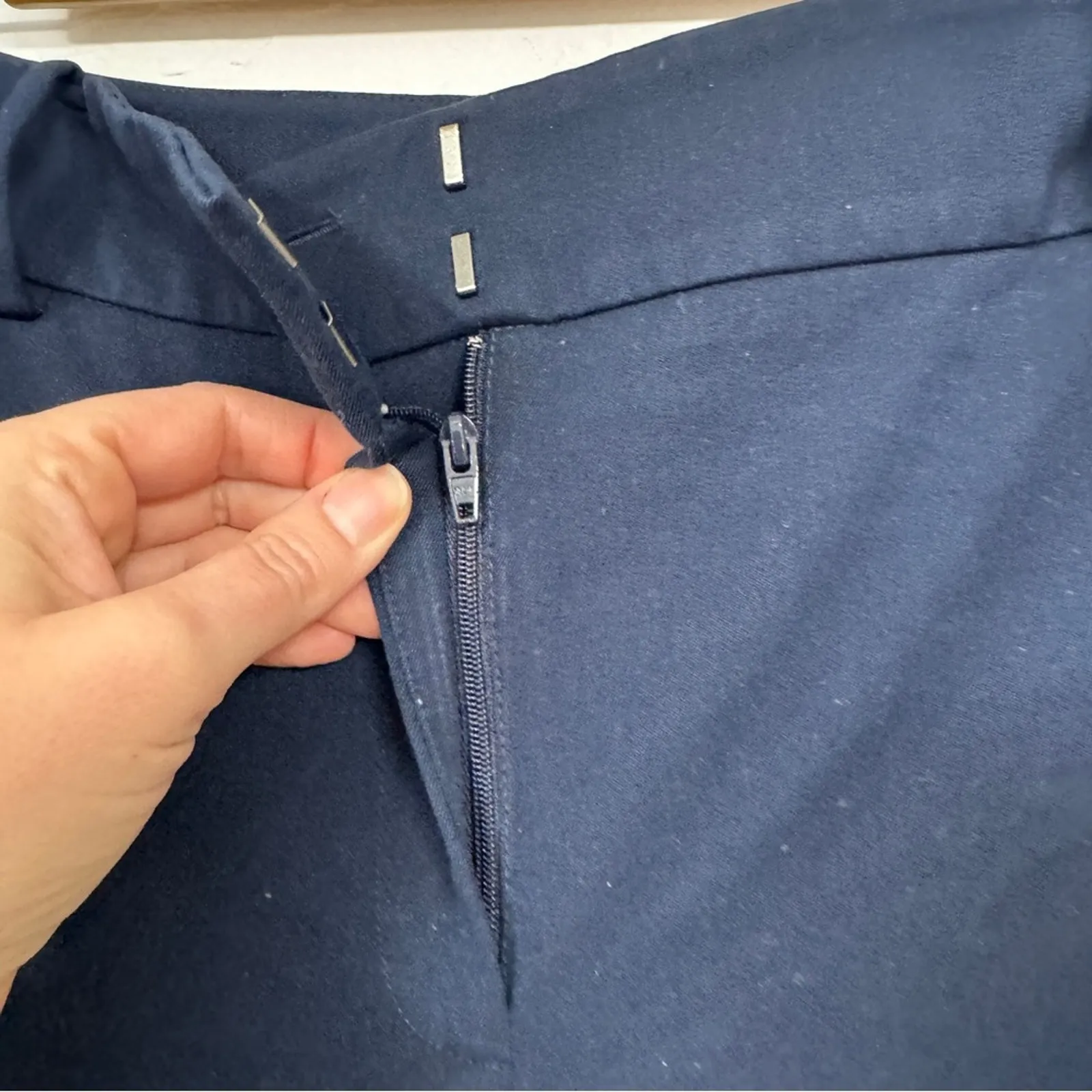 Ann Taylor Navy Blue Mid Rise Slim Fit Trouser Dress Pants Womens Classic Preppy - Image 3