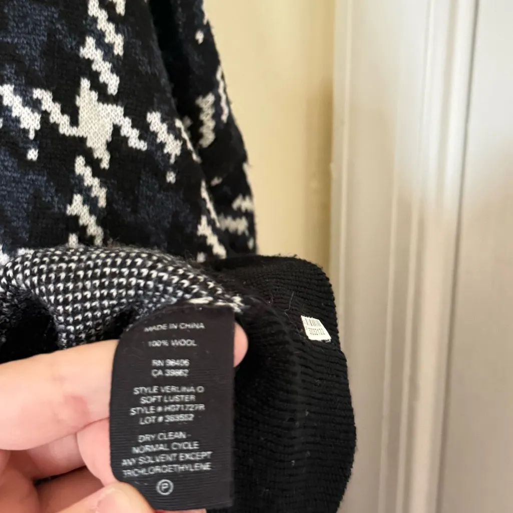 Theory Wool Houndstooth Crewneck Sweater - Image 5