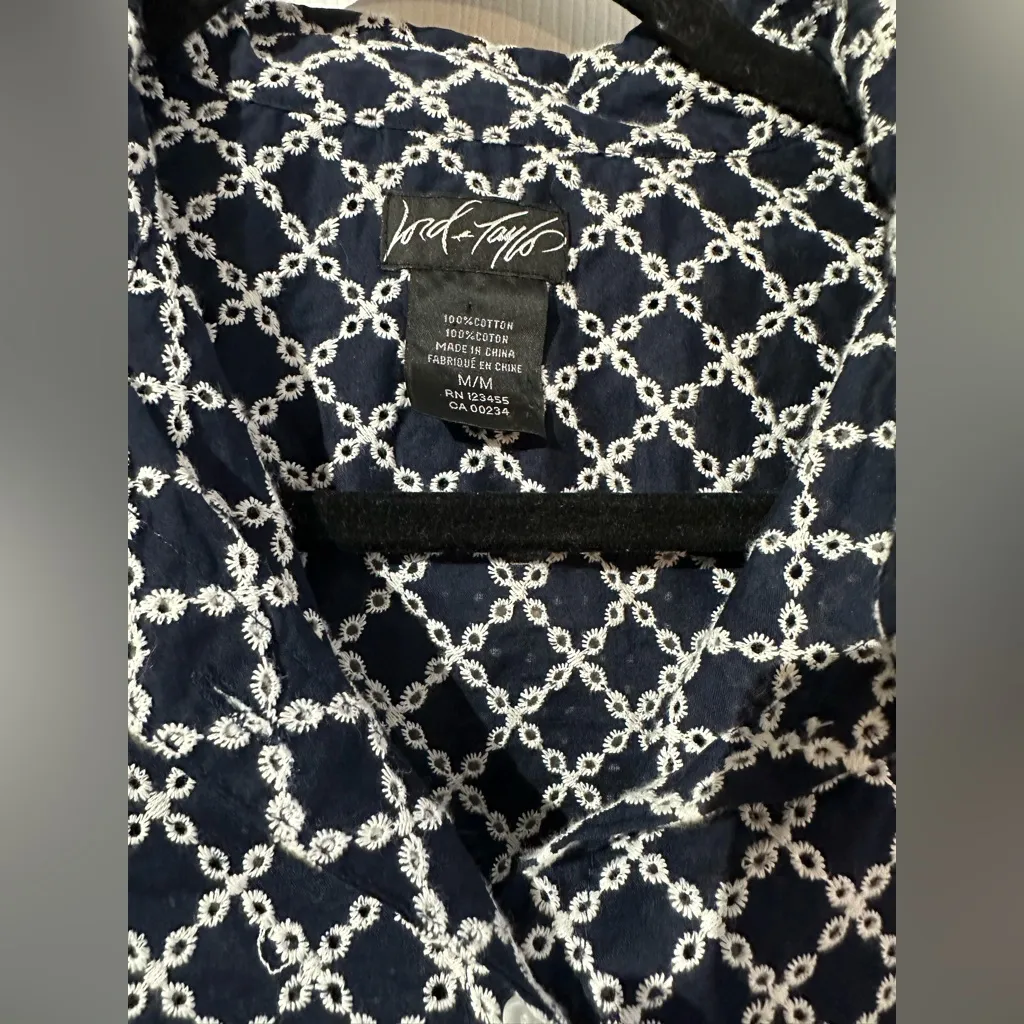 Lord + Taylor Navy and White Patterned Blouse Button Up M - Image 6