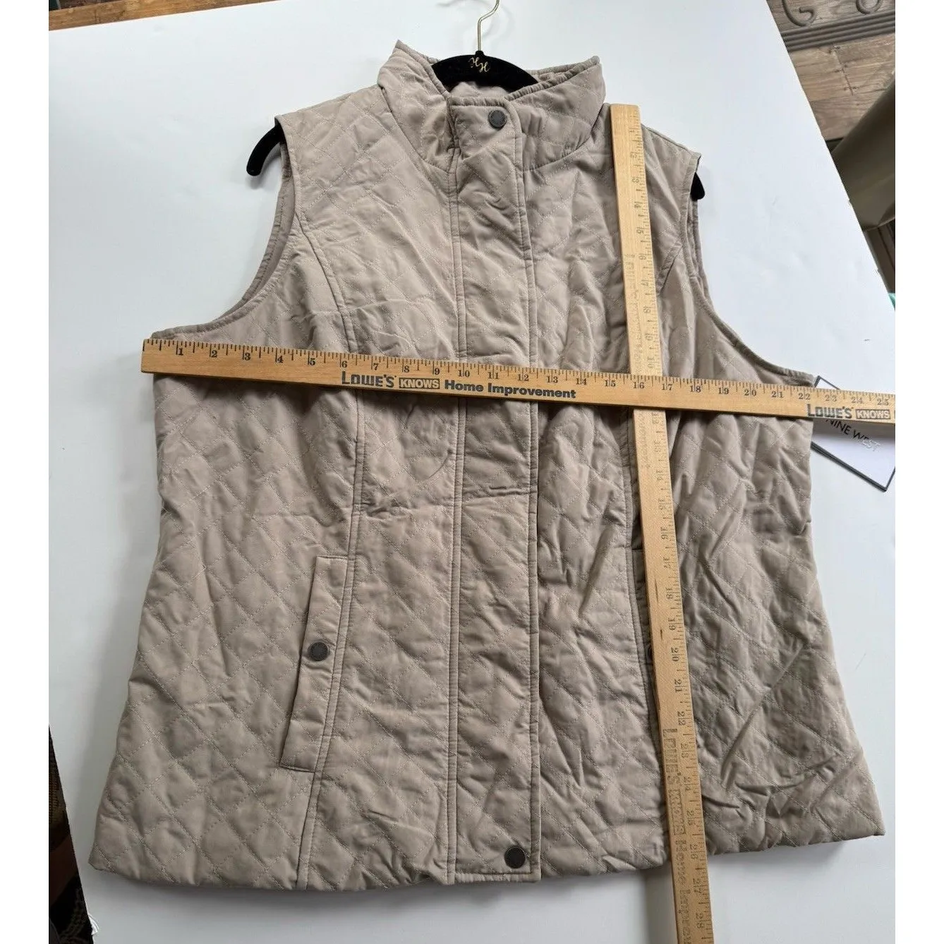 Nine West  Womens Quilted Vest Size Medium White Full Zip Lined Pockets - Image 9